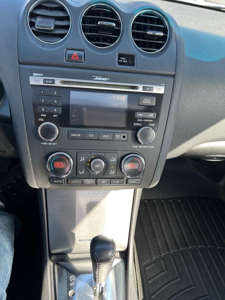 Nissan Altima 4dr Sdn I4 CVT 2.5 SL 2010