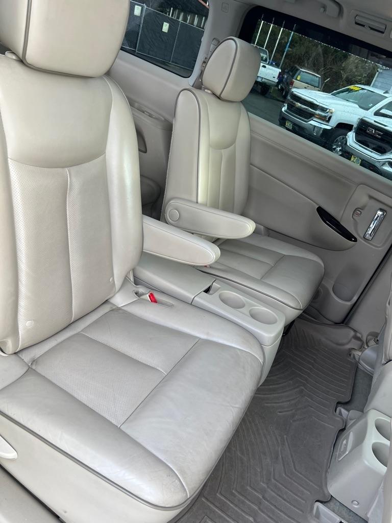 Nissan Quest 4dr SL 2011
