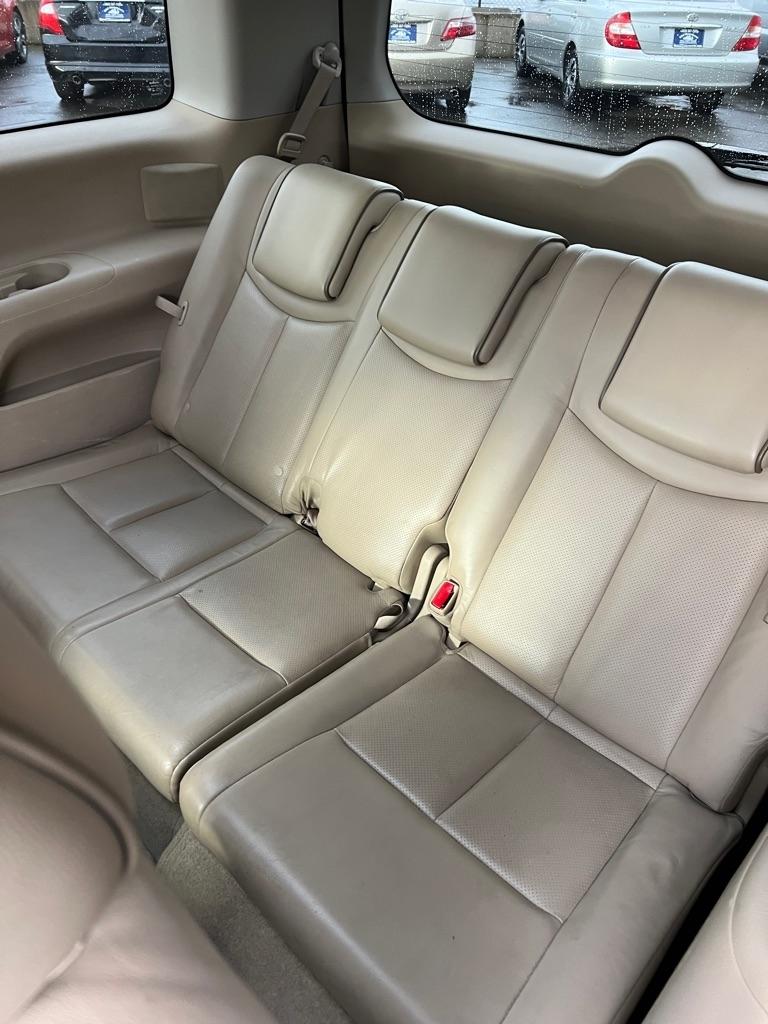 Nissan Quest 4dr SL 2011