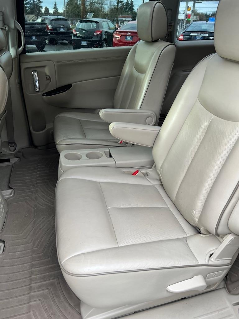 Nissan Quest 4dr SL 2011