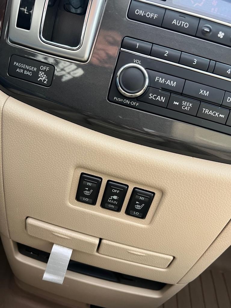 Nissan Quest 4dr SL 2011