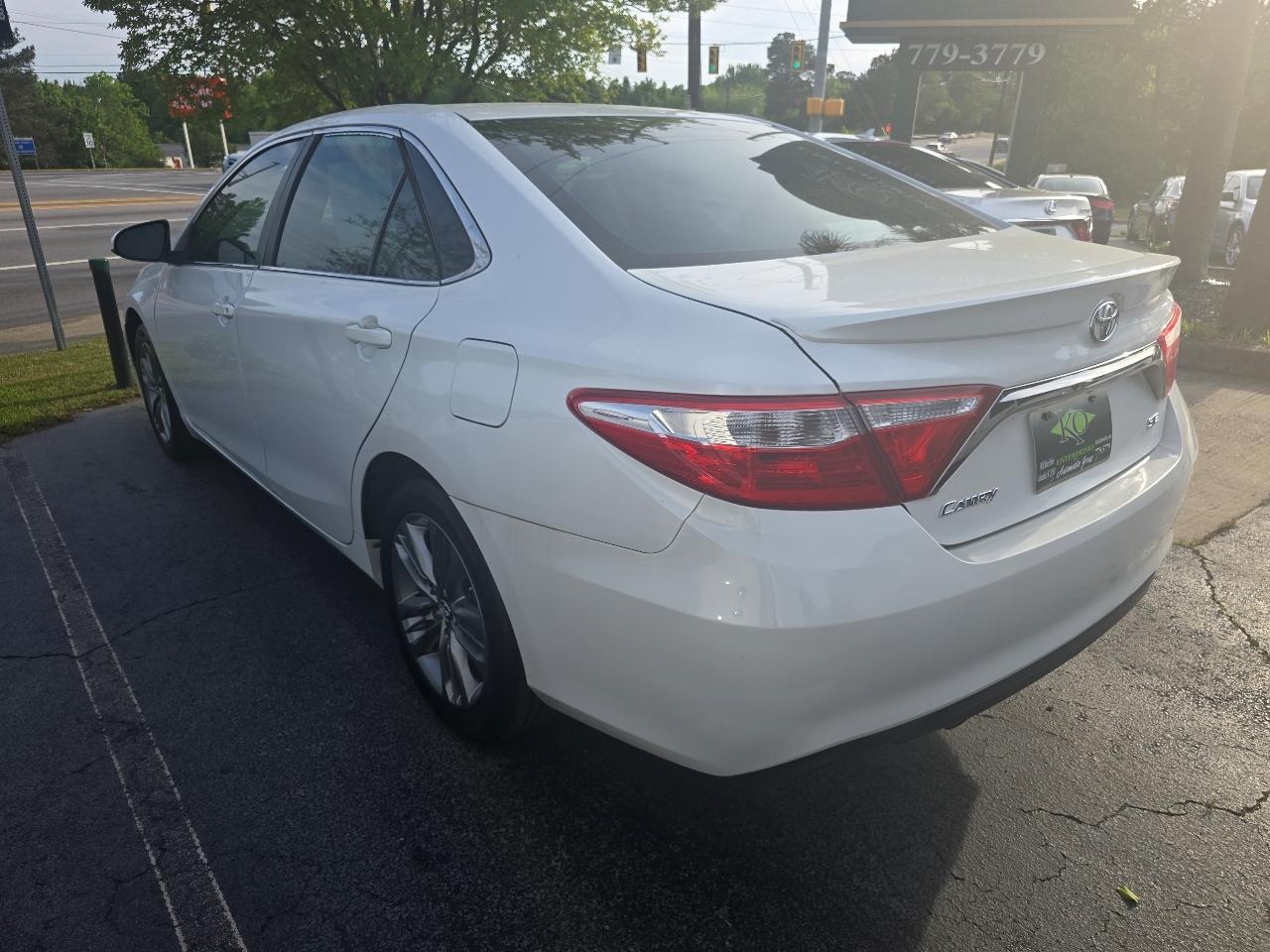 Toyota Camry XLE Auto (Natl) 2017