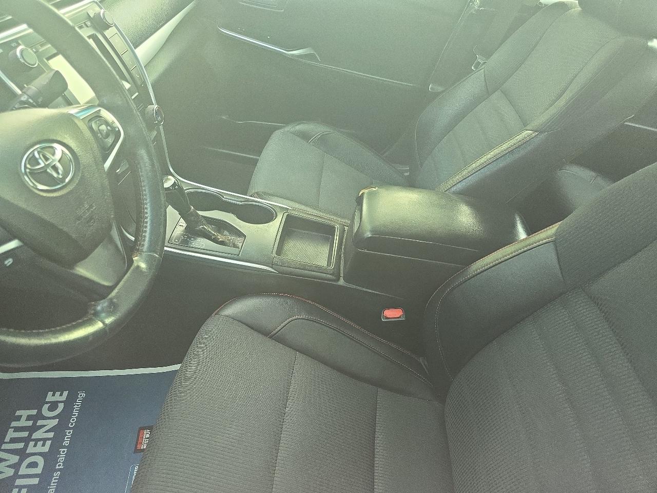 Toyota Camry XLE Auto (Natl) 2017