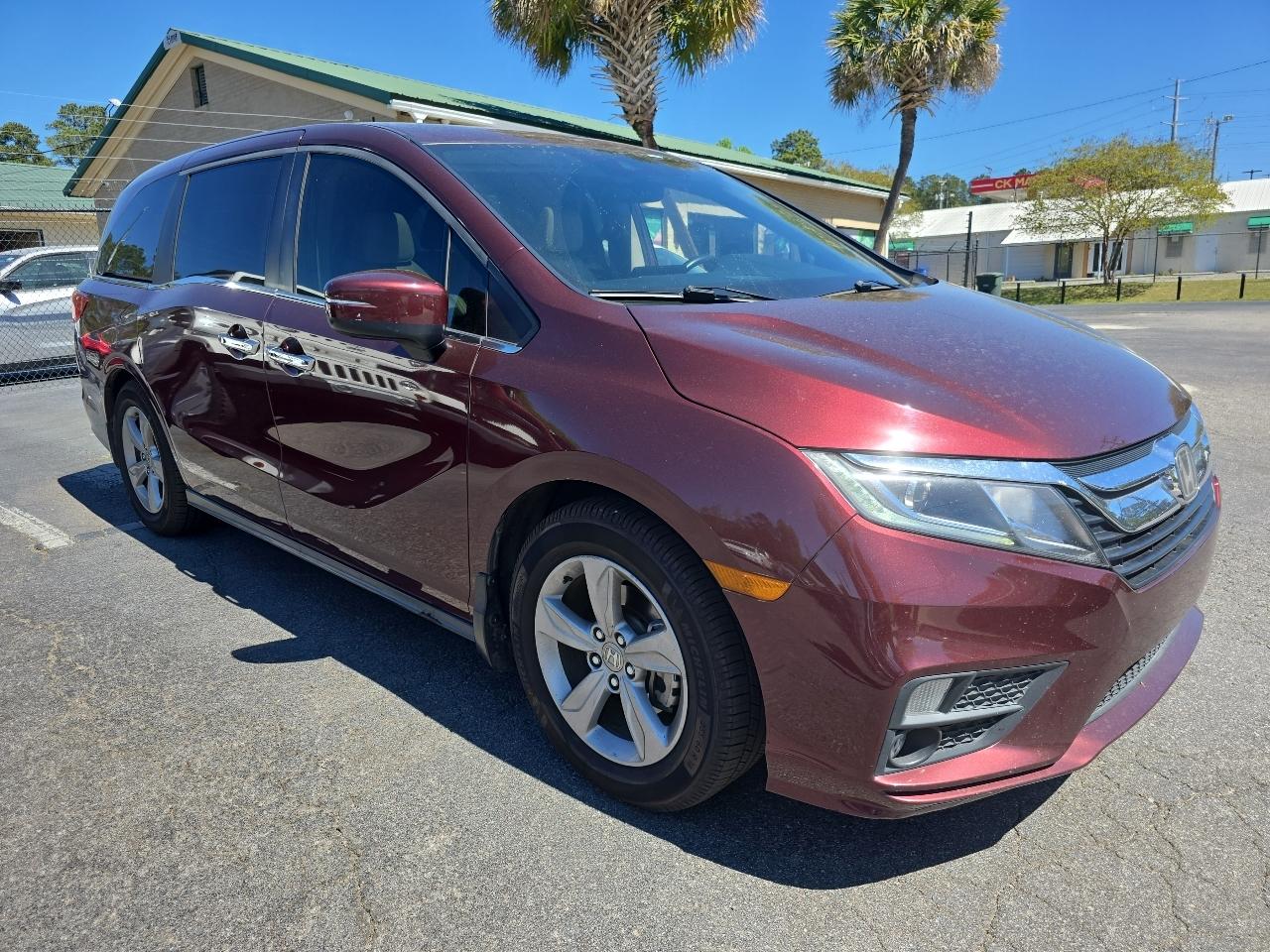 View vehicle photo 4