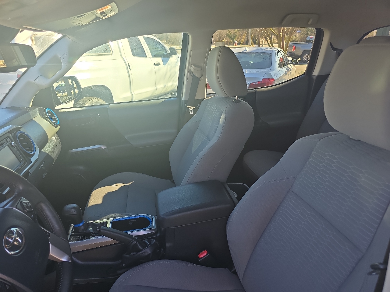 Toyota Tacoma 2WD TRD Off Road Double Cab 5' Bed V6 AT (Natl) 2019