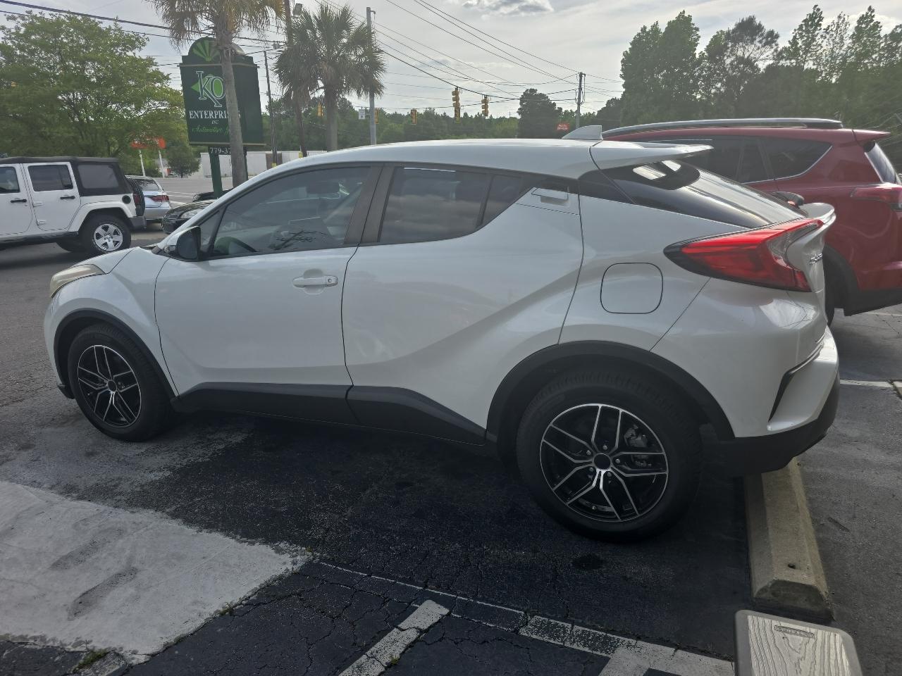 Toyota C-HR Nightshade FWD (Natl) 2021