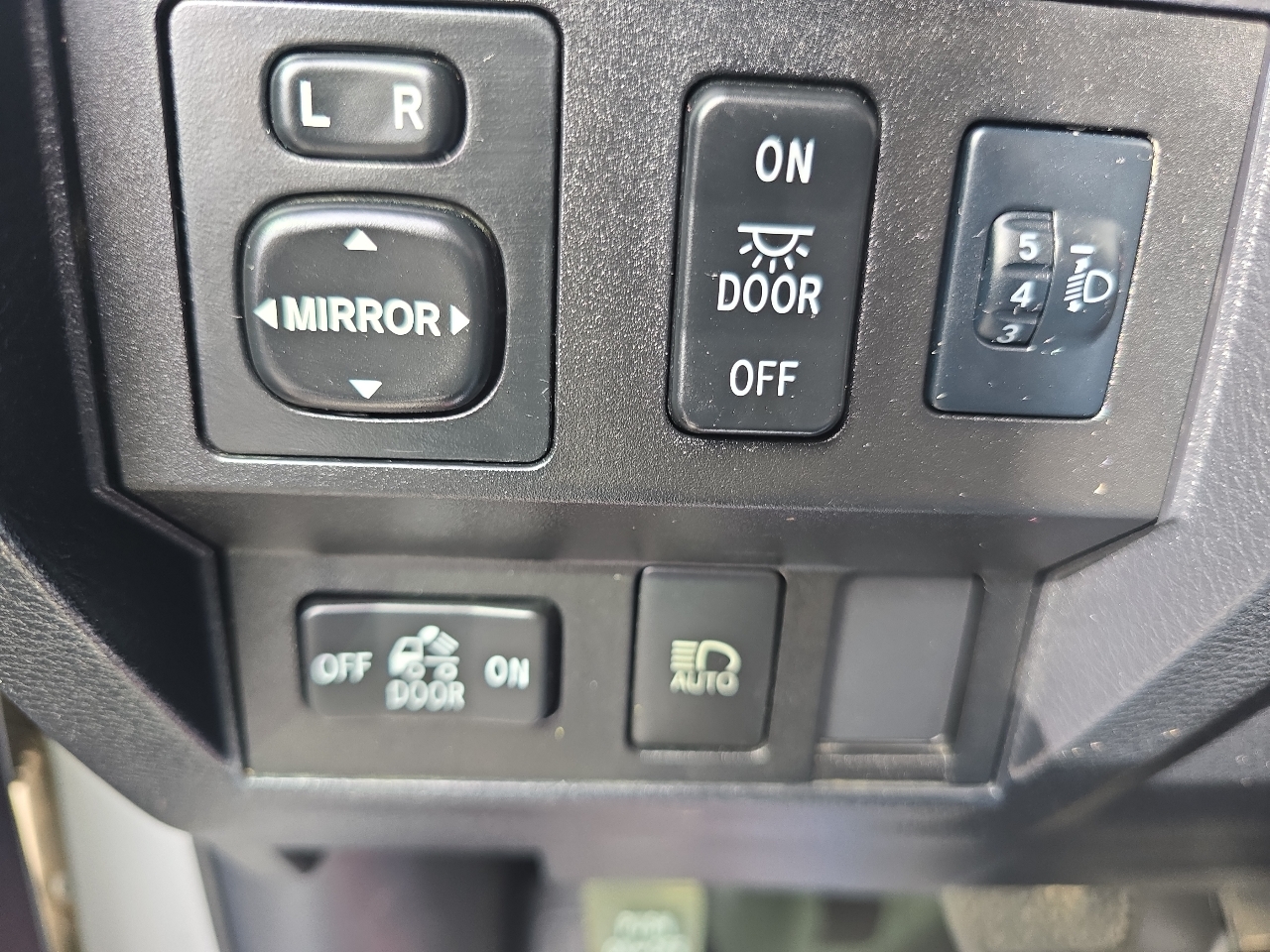 Toyota Tundra 2WD SR5 Double Cab 6.5' Bed 4.6L (Natl) 2019