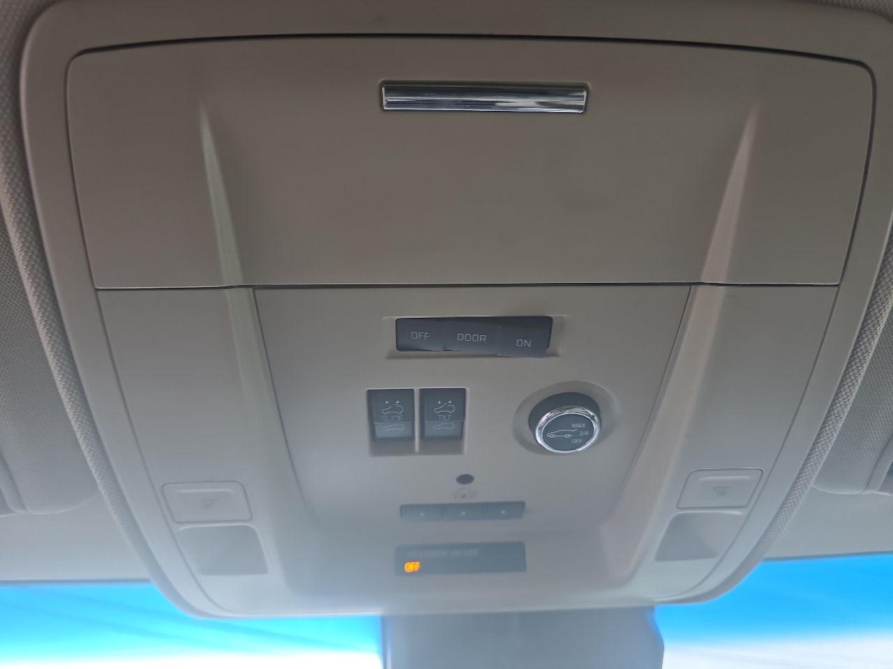 GMC Yukon XL 4WD 4dr SLT 2015