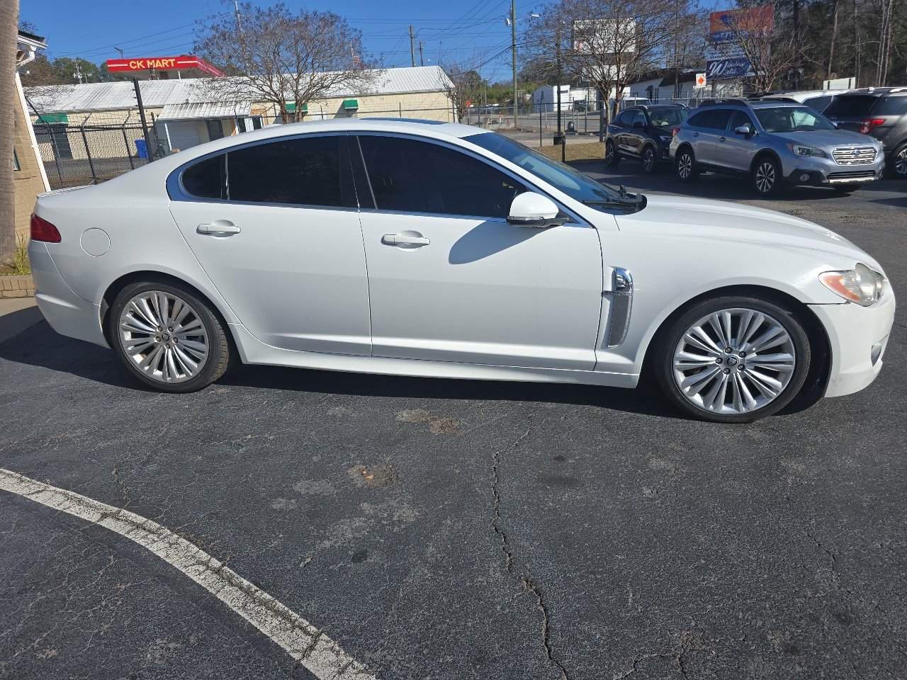 Jaguar XF 4dr Sdn 2011