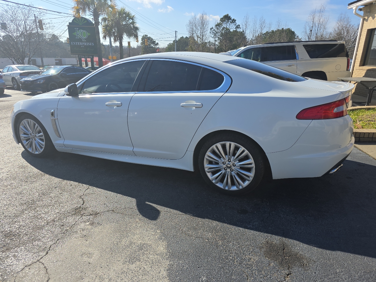 Jaguar XF 4dr Sdn 2011