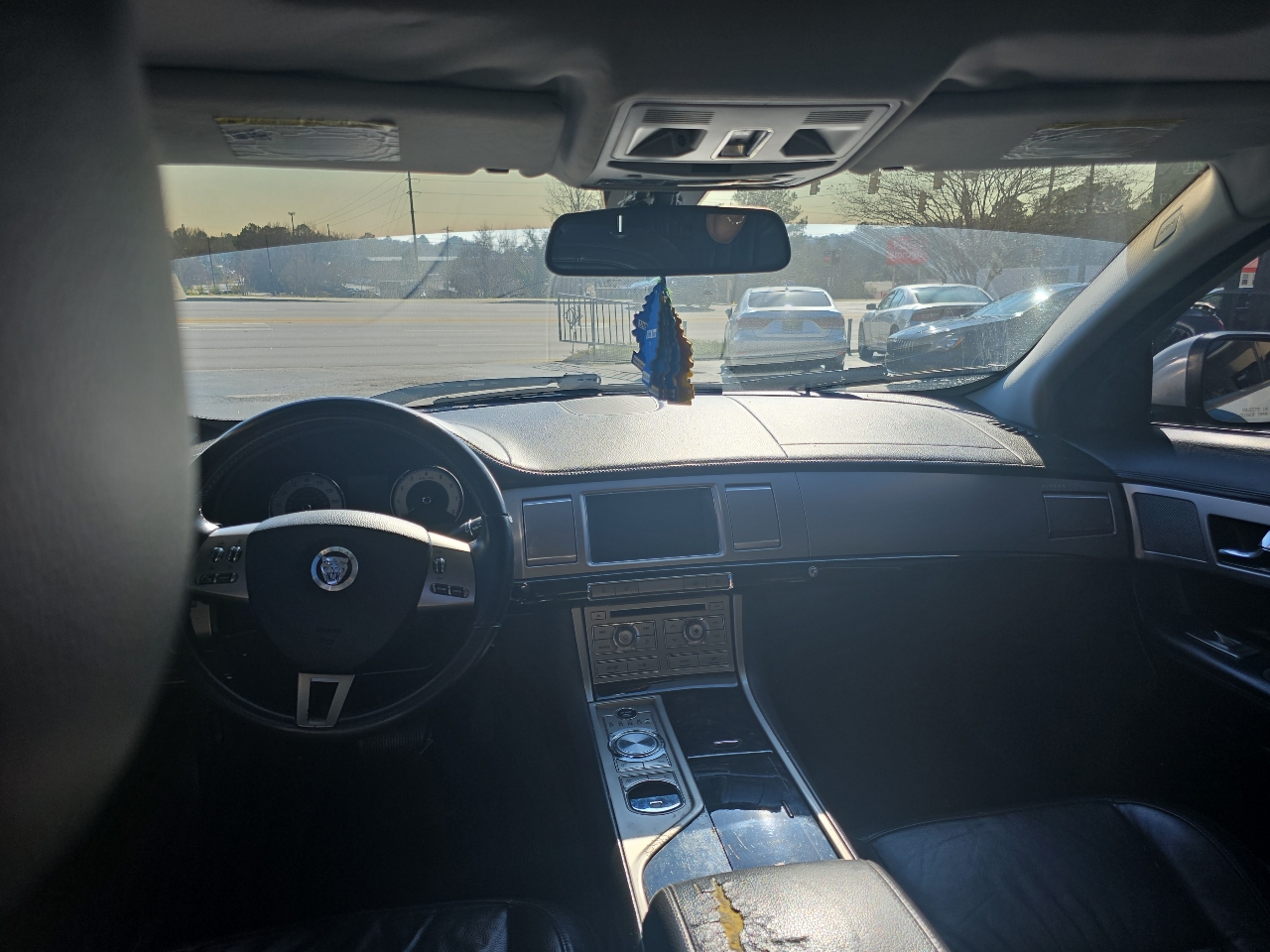 Jaguar XF 4dr Sdn 2011