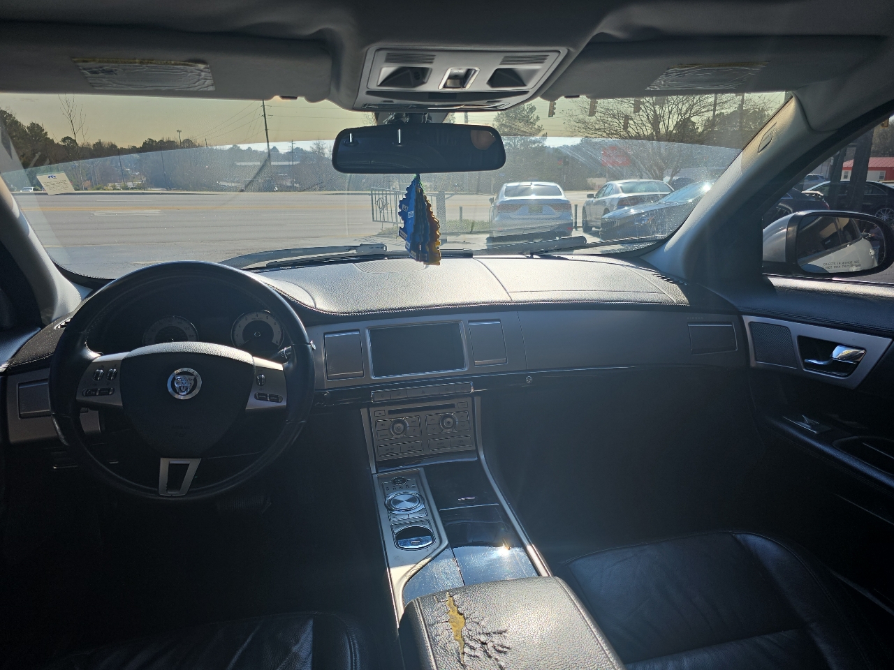 Jaguar XF 4dr Sdn 2011