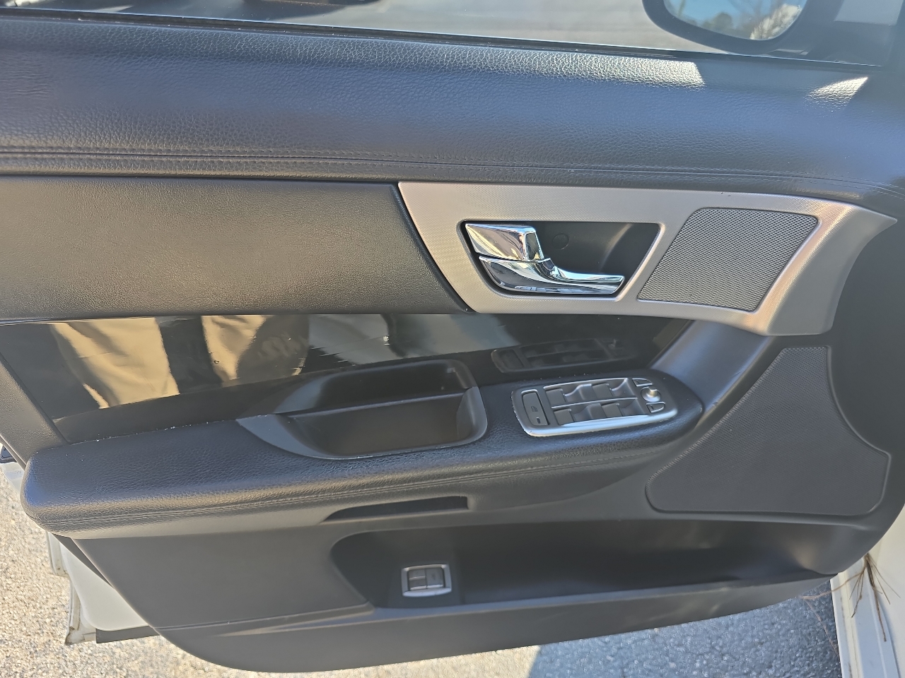 Jaguar XF 4dr Sdn 2011