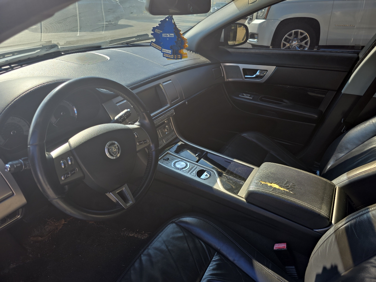 Jaguar XF 4dr Sdn 2011