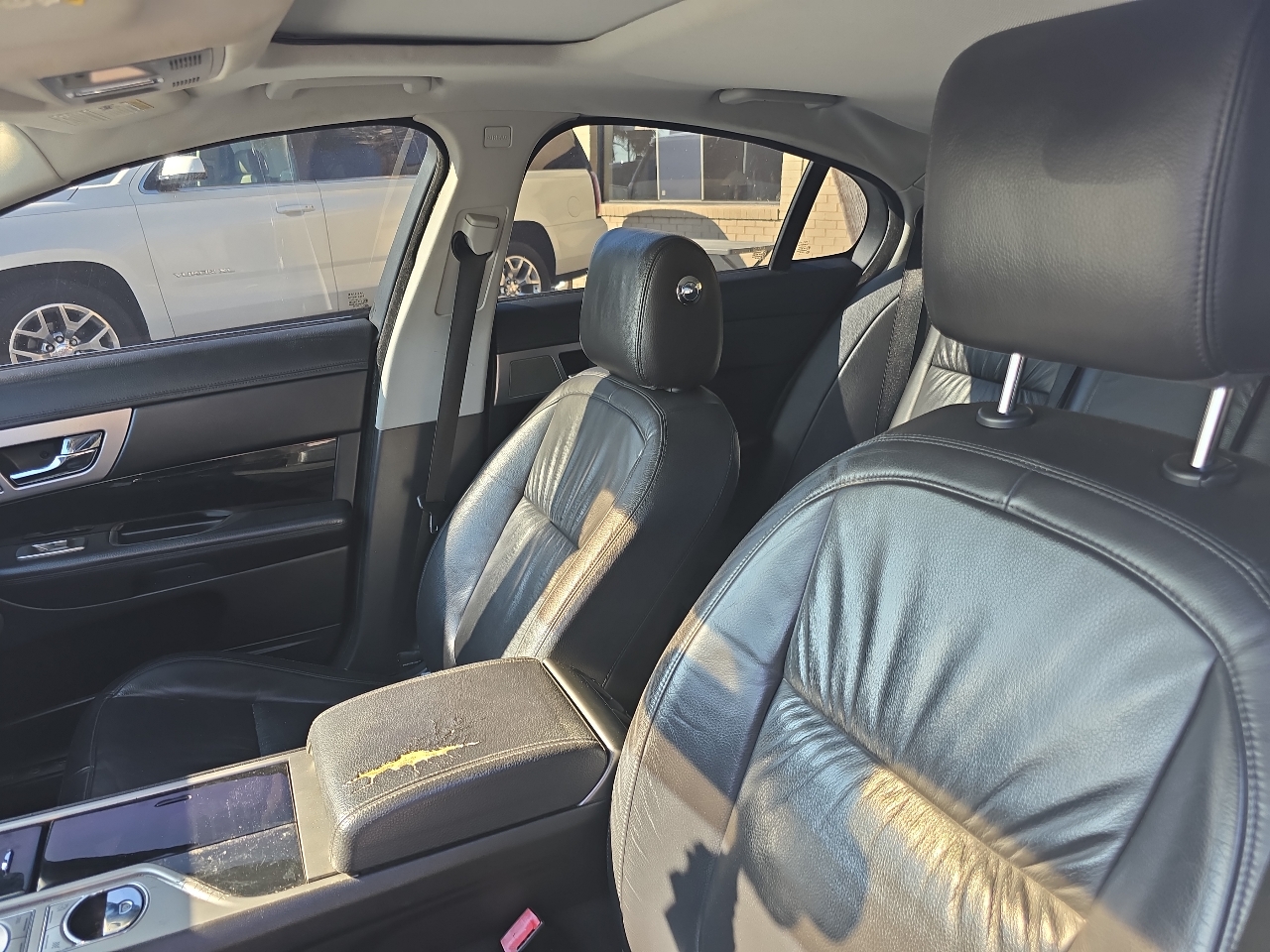 Jaguar XF 4dr Sdn 2011