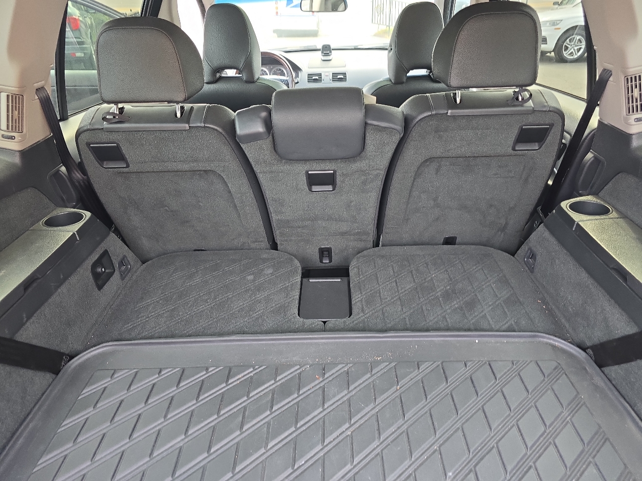 Volvo XC90 AWD 4dr I6 2011