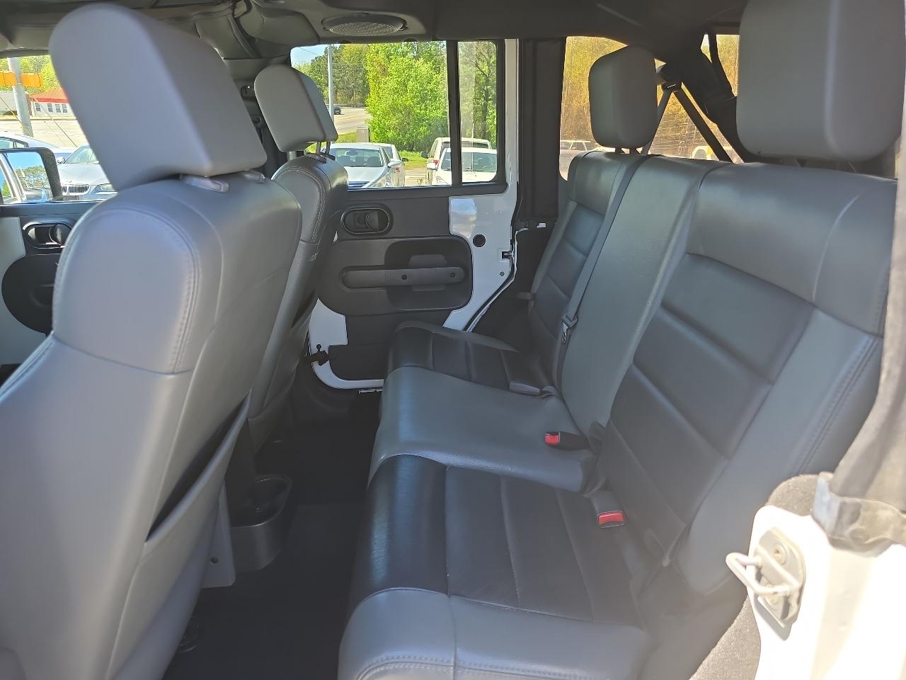 Jeep Wrangler Unlimited 4WD 4dr Sahara 2010