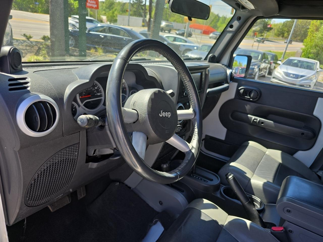 Jeep Wrangler Unlimited 4WD 4dr Sahara 2010