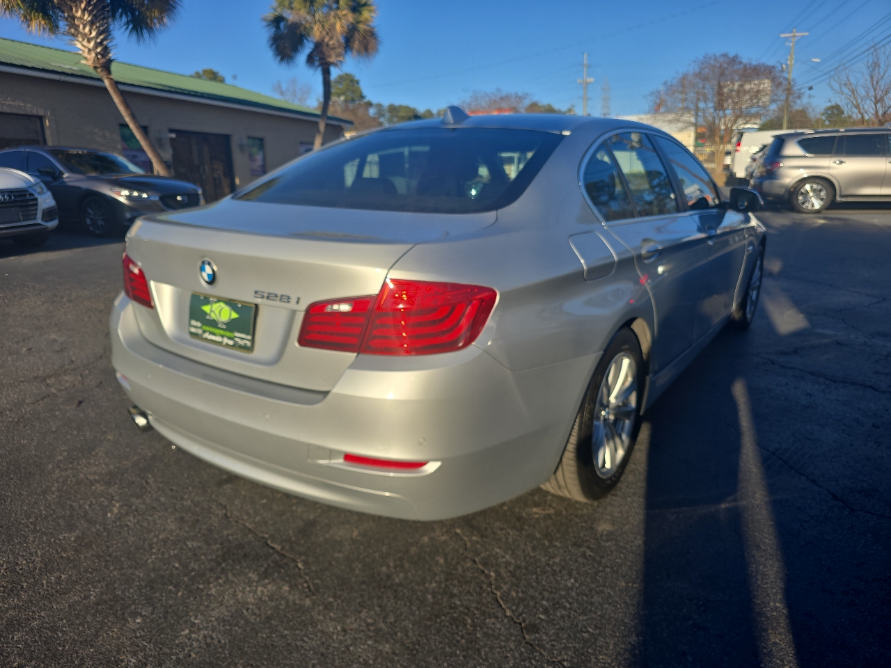 BMW 5 Series 4dr Sdn 528i RWD 2016