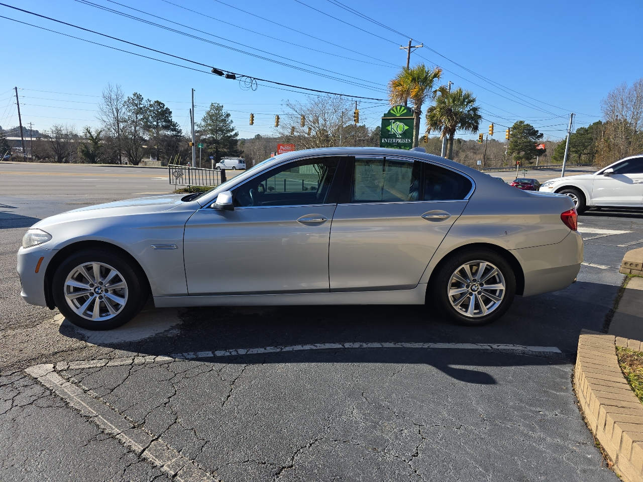 BMW 5 Series 4dr Sdn 528i RWD 2016