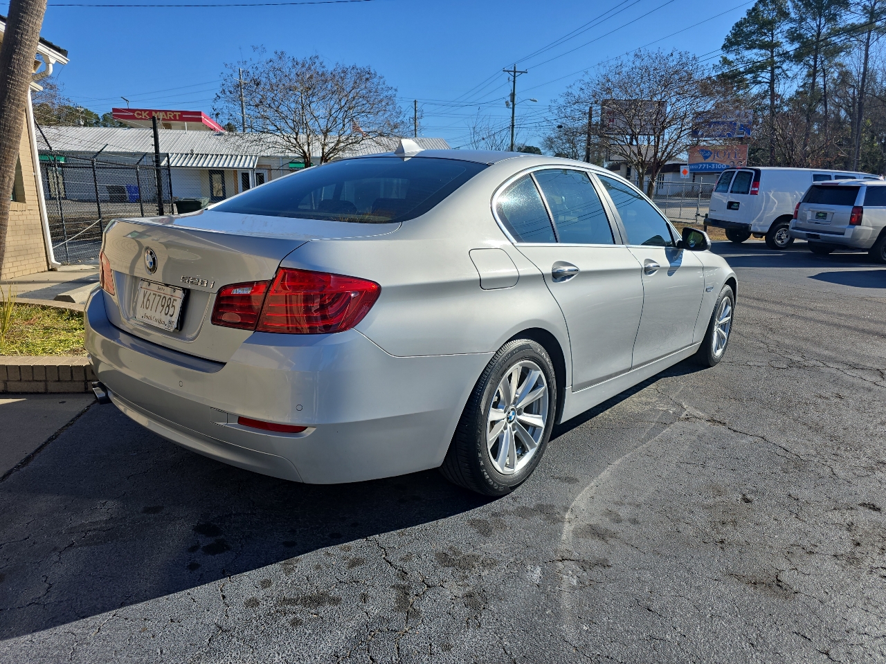 BMW 5 Series 4dr Sdn 528i RWD 2016