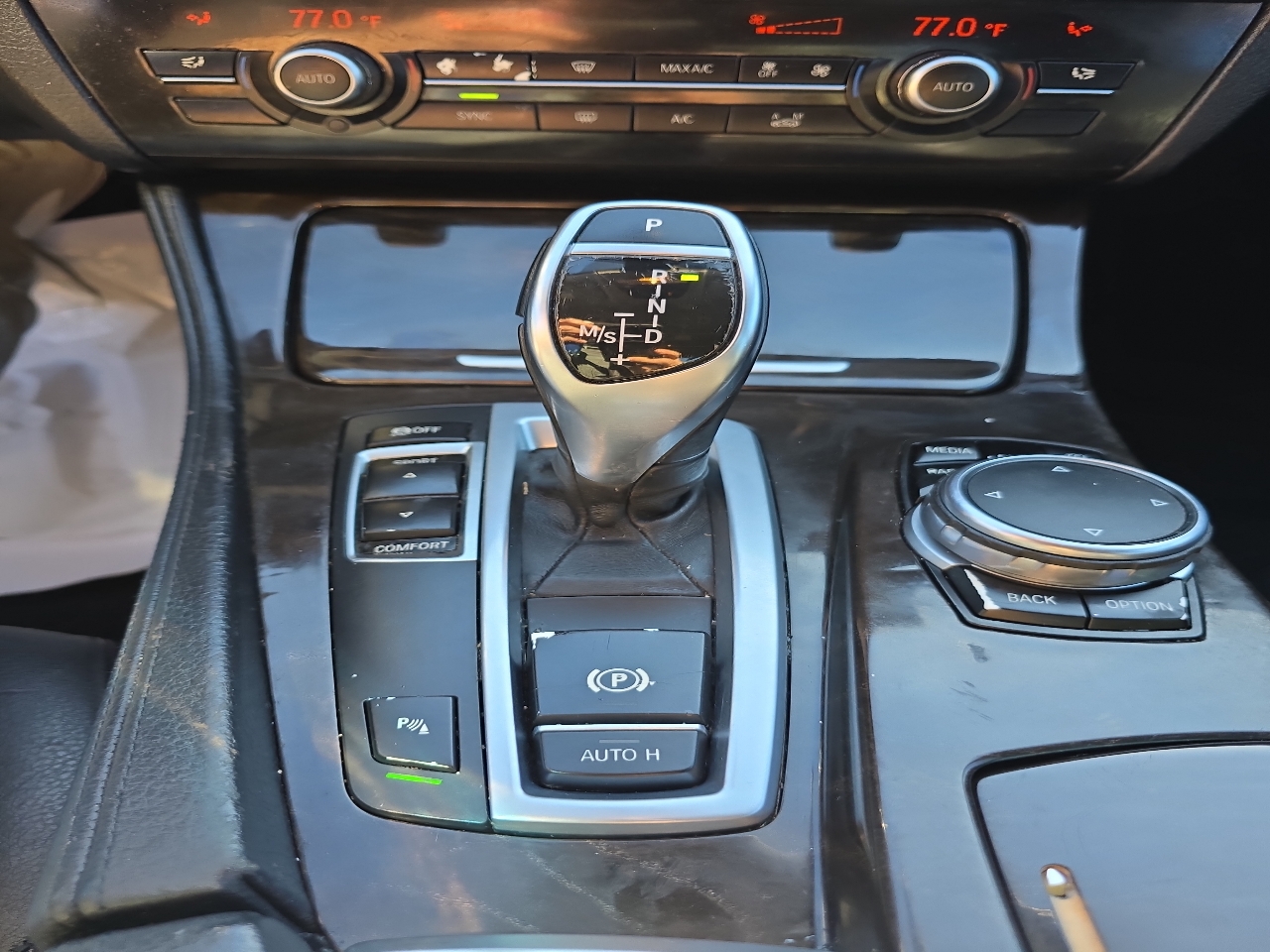 BMW 5 Series 4dr Sdn 528i RWD 2016