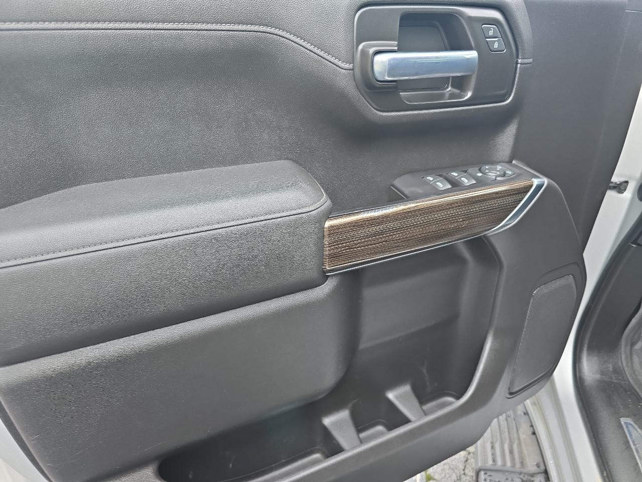 Chevrolet Silverado 1500 4WD Crew Cab 157" RST 2021