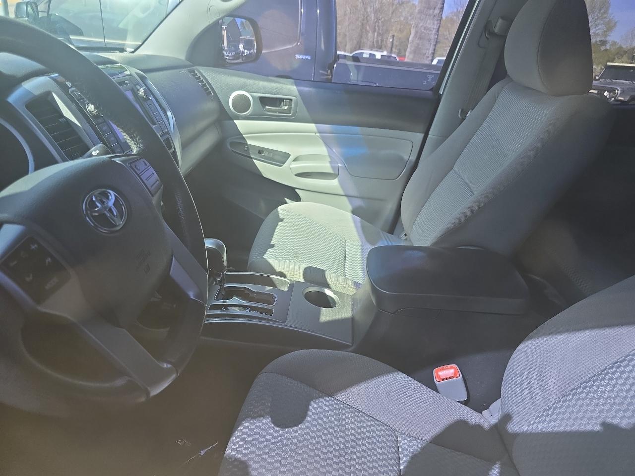 Toyota Tacoma 2WD Double Cab I4 AT PreRunner (Natl) 2013