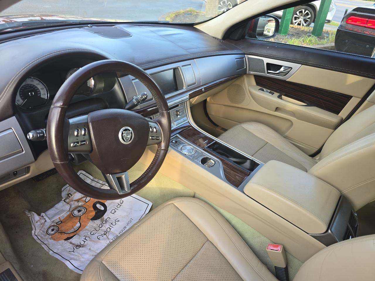 Jaguar XF 4dr Sdn Portfolio 2011