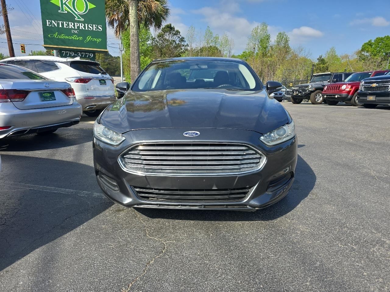 Ford Fusion 4dr Sdn SE FWD 2016