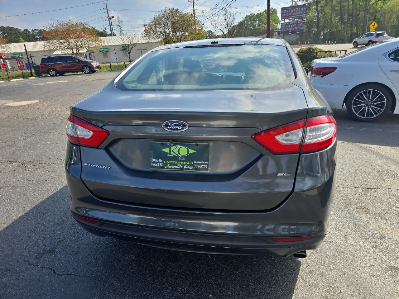 Ford Fusion 4dr Sdn SE FWD 2016