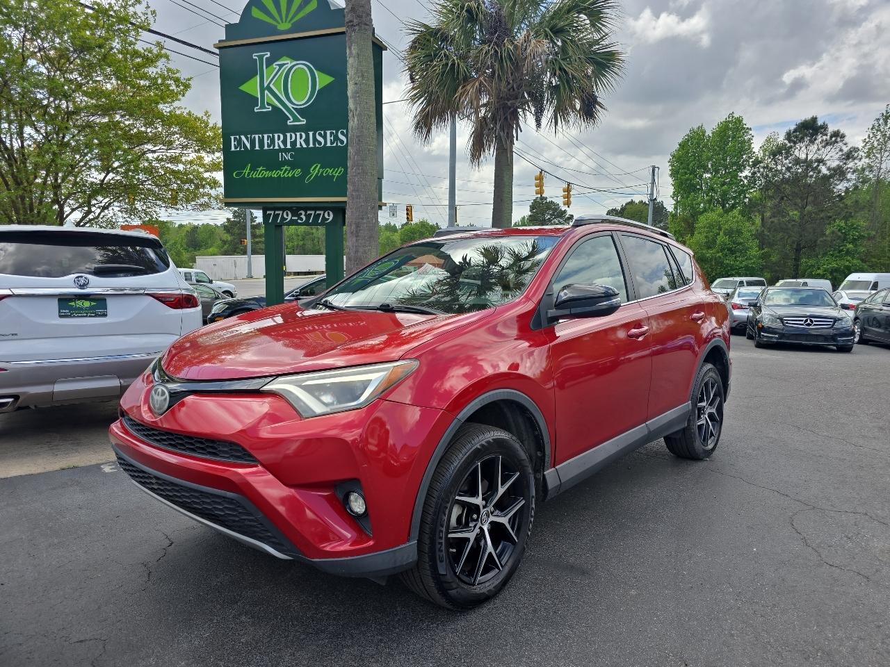 Toyota RAV4 SE FWD (Natl) 2017
