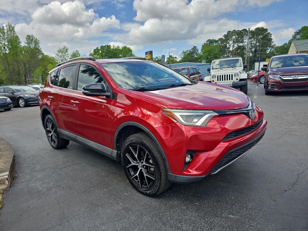 Toyota RAV4 SE FWD (Natl) 2017
