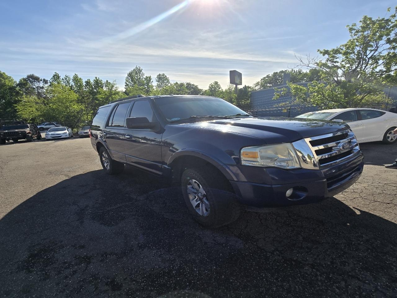 Ford Expedition 2WD 4dr XLT 2010