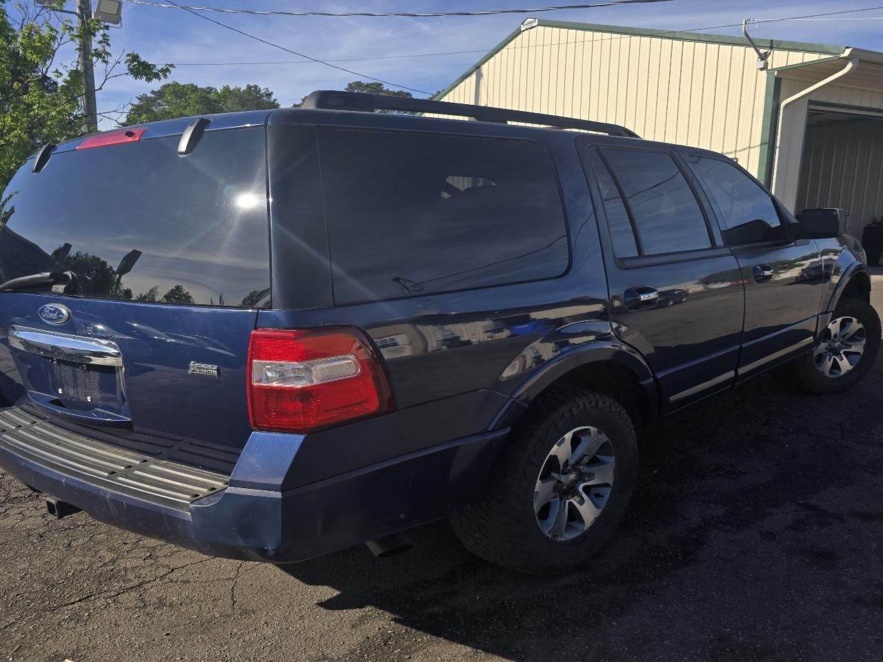 Ford Expedition 2WD 4dr XLT 2010