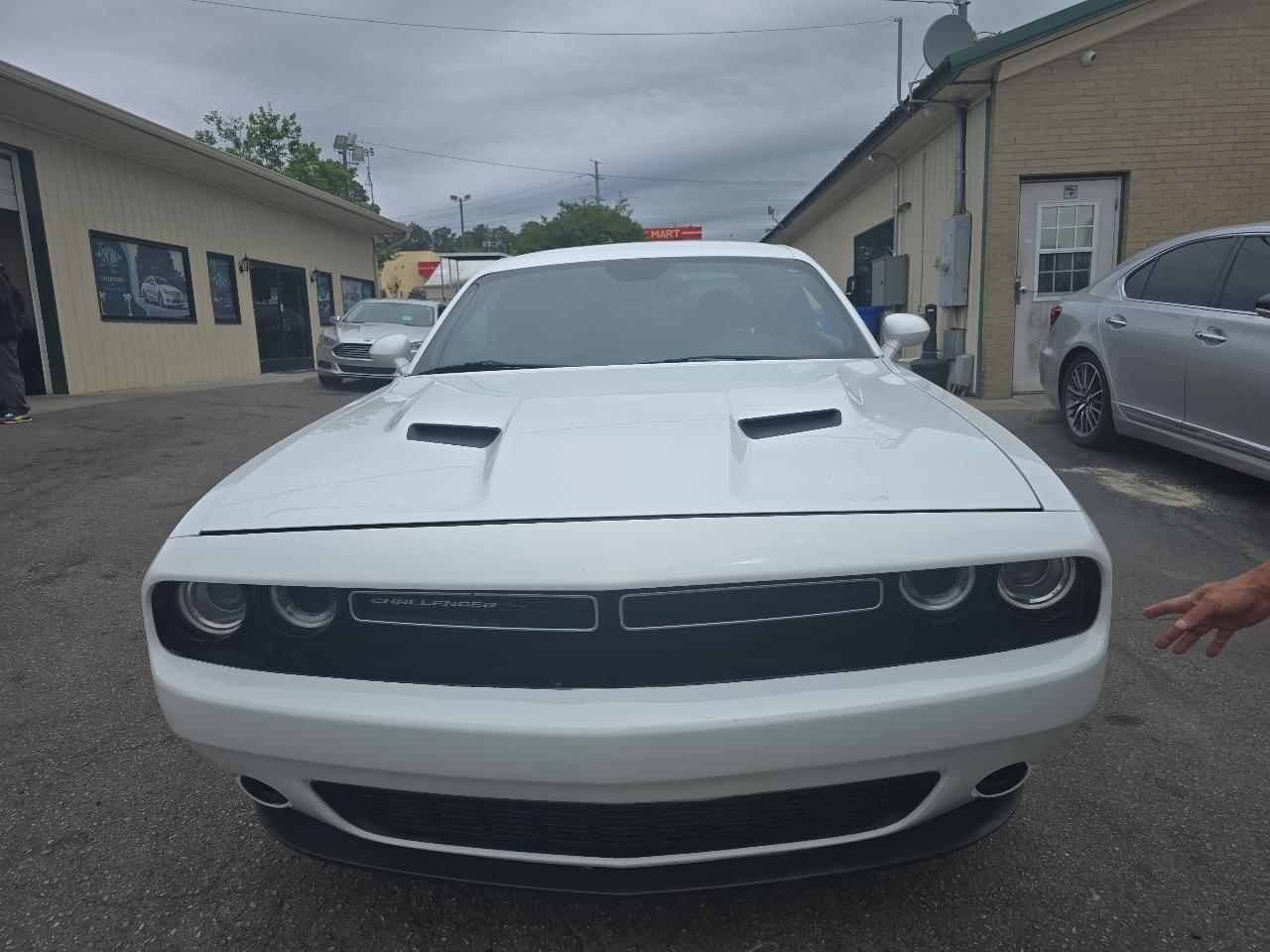 Dodge Challenger 2dr Cpe SXT 2016