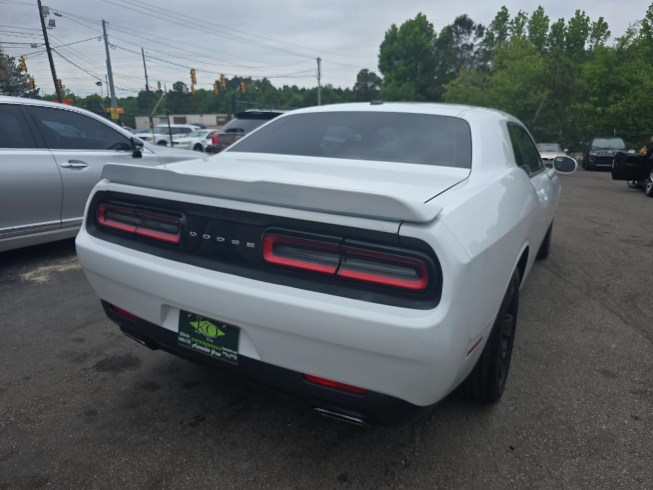 Dodge Challenger 2dr Cpe SXT 2016