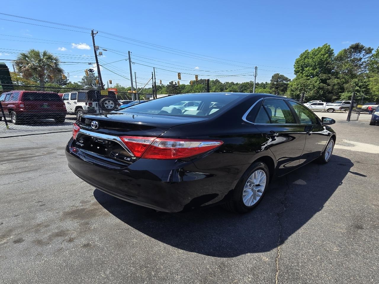 Toyota Camry 4dr Sdn I4 Auto SE w/Special Edition Pkg (Natl) 2016