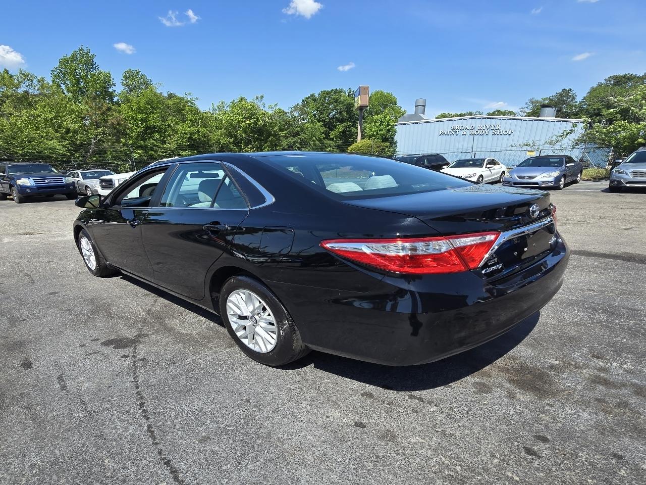 Toyota Camry 4dr Sdn I4 Auto SE w/Special Edition Pkg (Natl) 2016