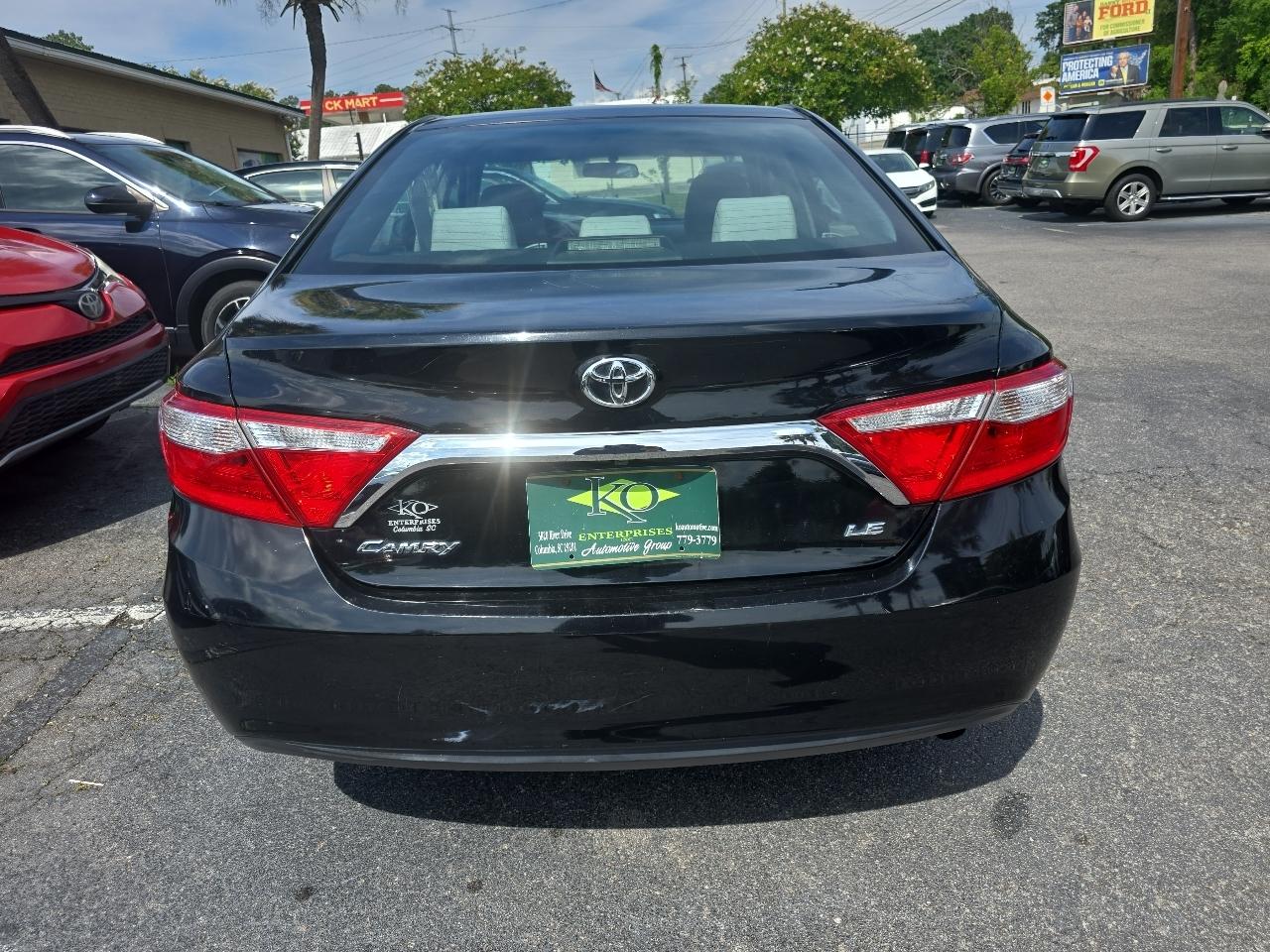 Toyota Camry 4dr Sdn I4 Auto SE w/Special Edition Pkg (Natl) 2016