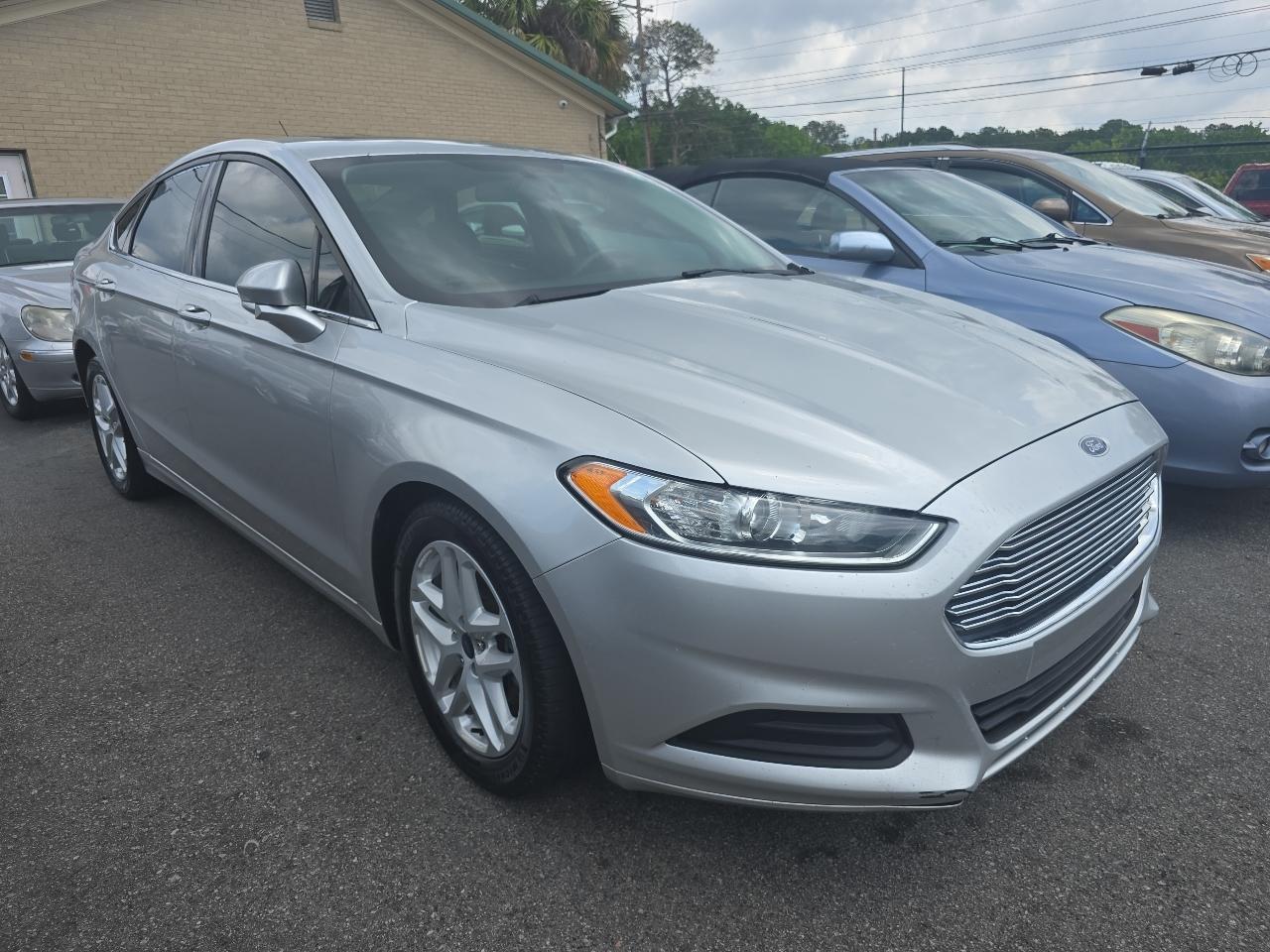 Ford Fusion 4dr Sdn SE FWD 2016