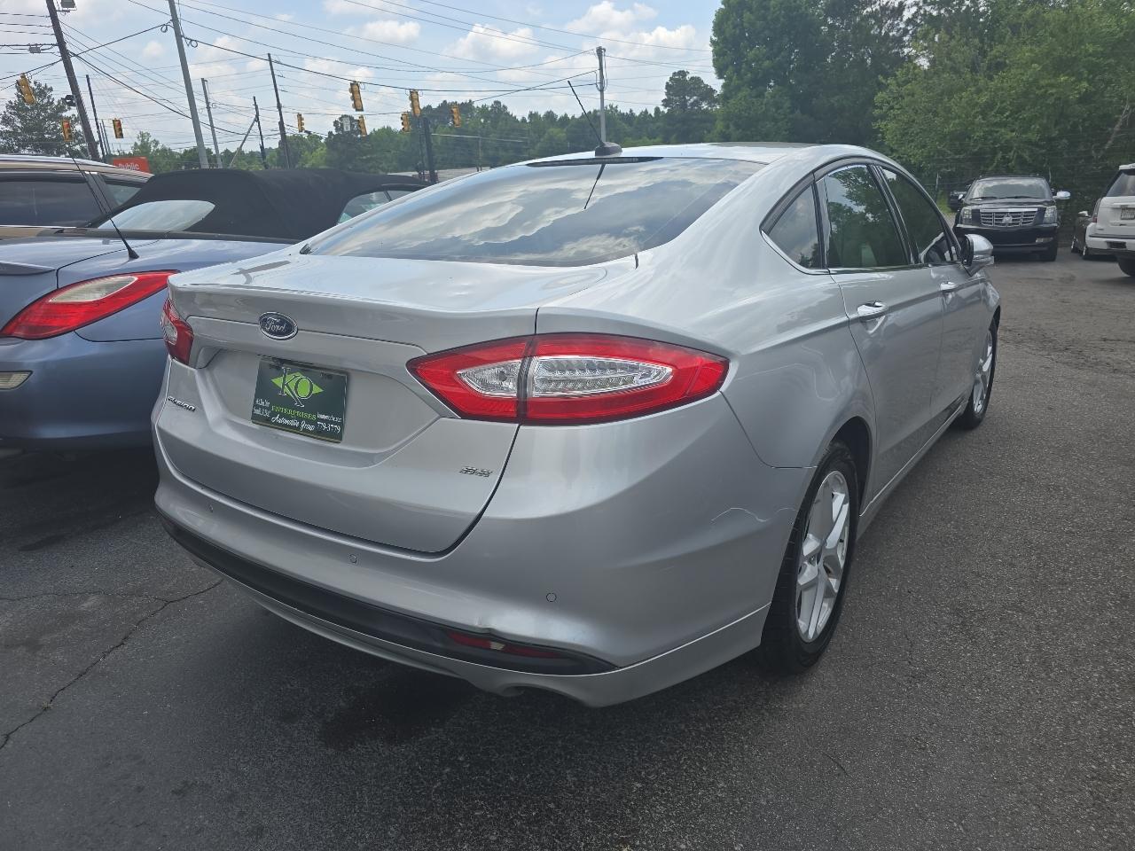 Ford Fusion 4dr Sdn SE FWD 2016