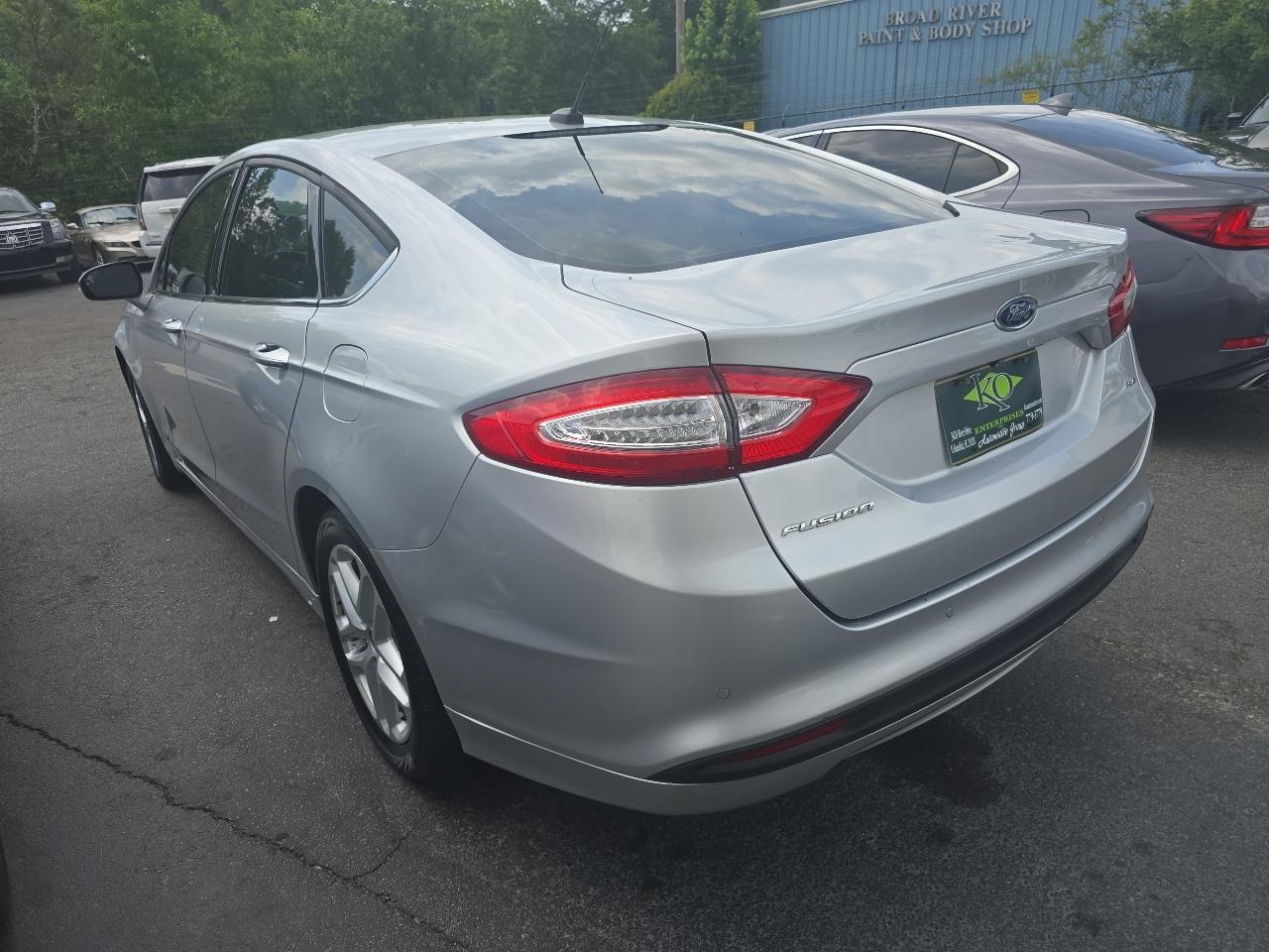 Ford Fusion 4dr Sdn SE FWD 2016
