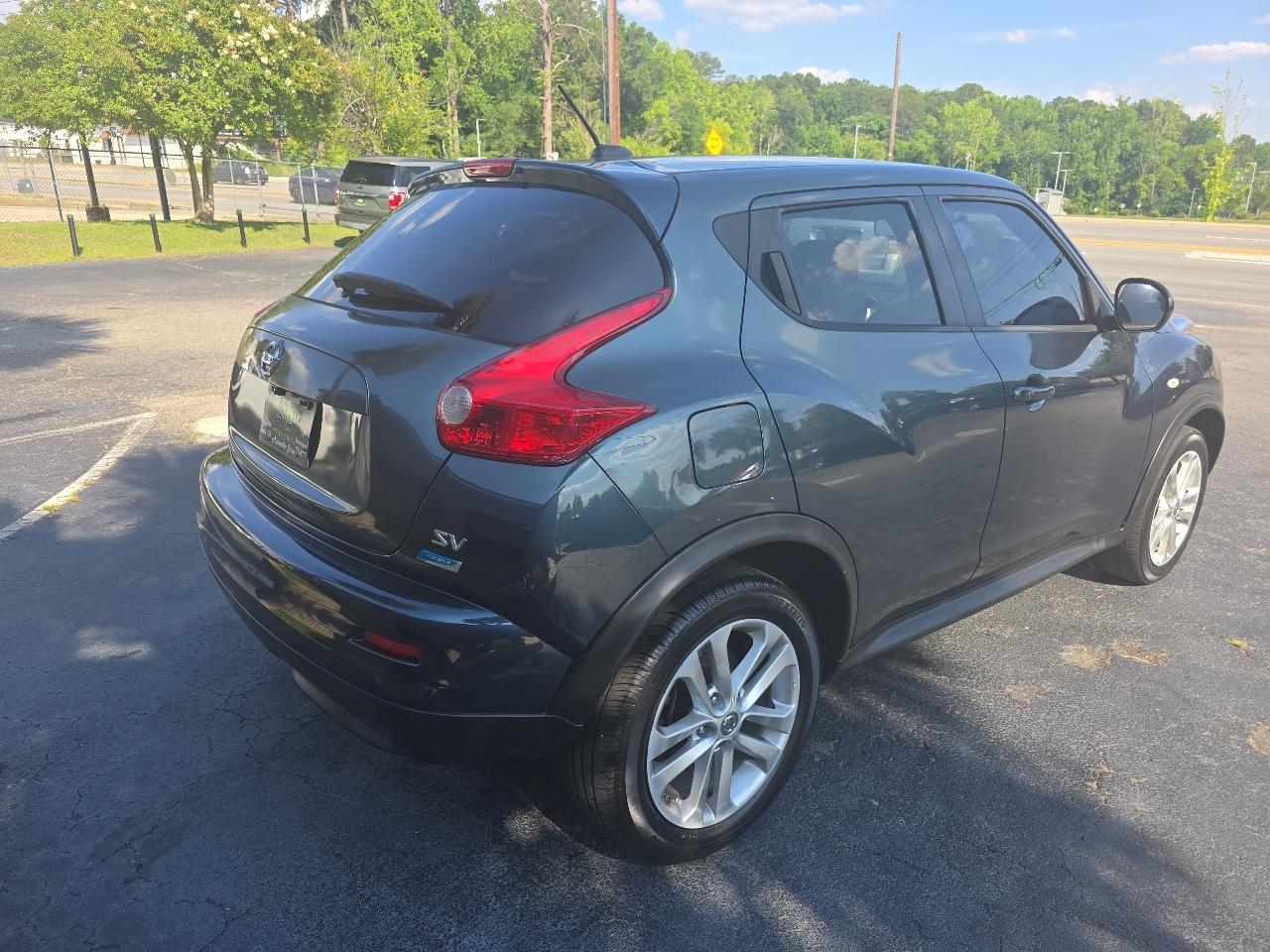 Nissan Juke 5dr Wgn CVT SV FWD 2012