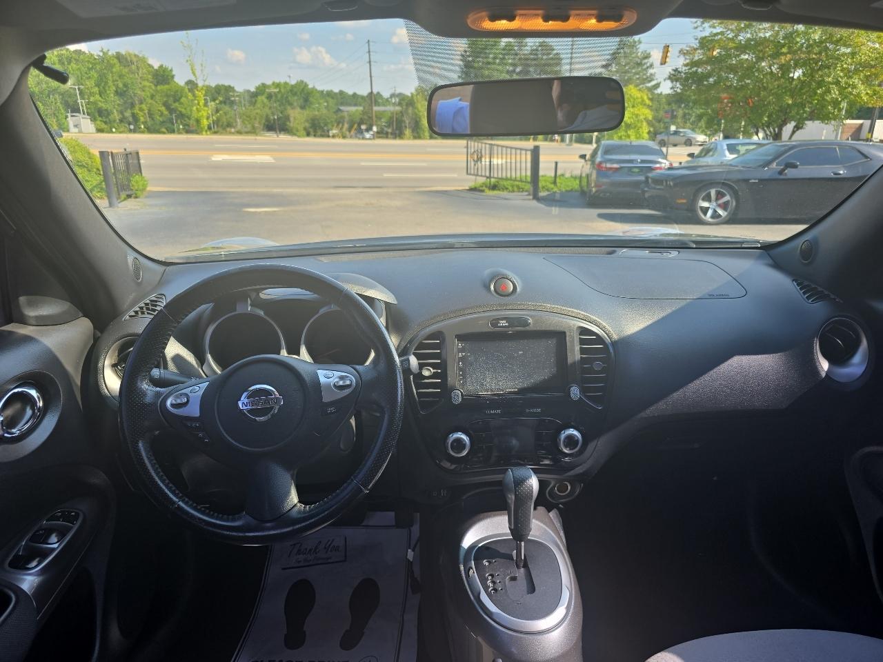 Nissan Juke 5dr Wgn CVT SV FWD 2012