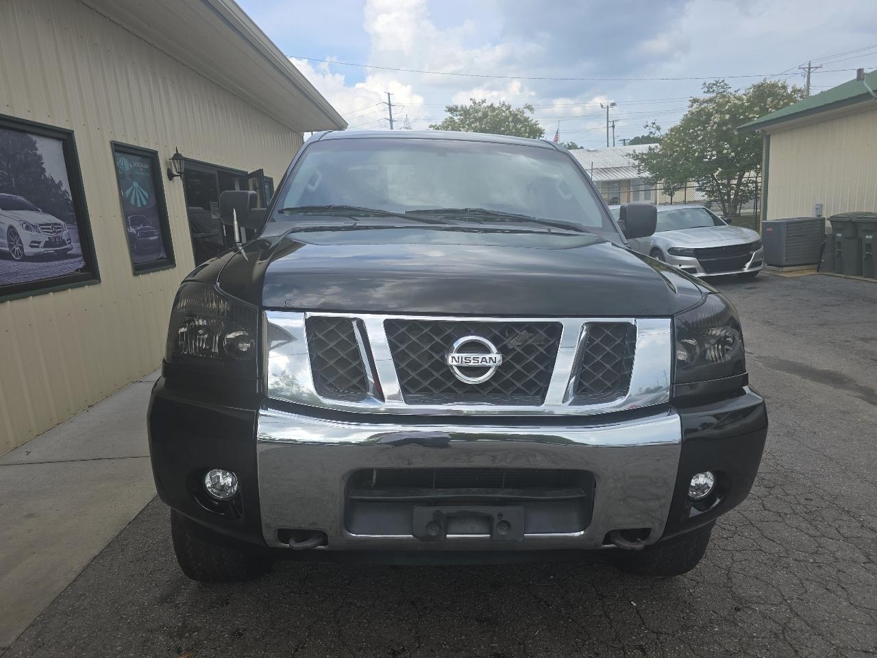 Nissan Titan 4WD Crew Cab SWB SV 2013