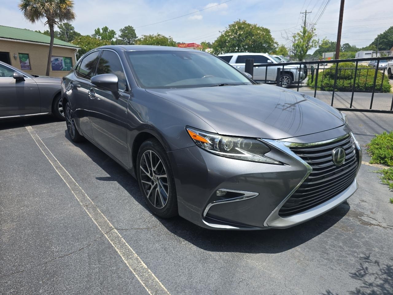 Lexus ES ES 350 FWD 2017
