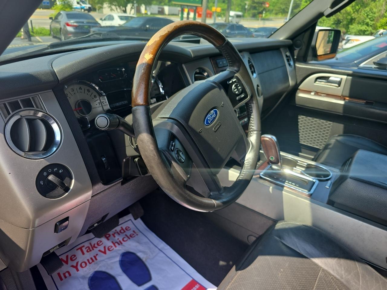 Ford Expedition 4WD 4dr Limited 2010