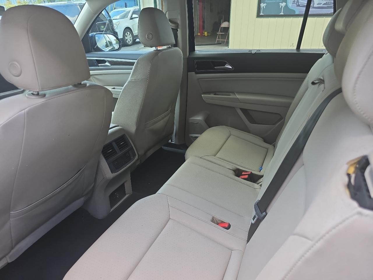 Volkswagen Atlas 3.6L V6 SE w/Technology FWD 2019