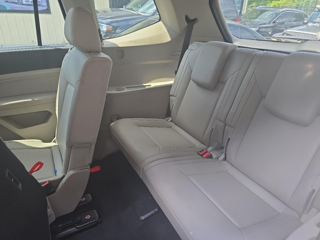 Volkswagen Atlas 3.6L V6 SE w/Technology FWD 2019